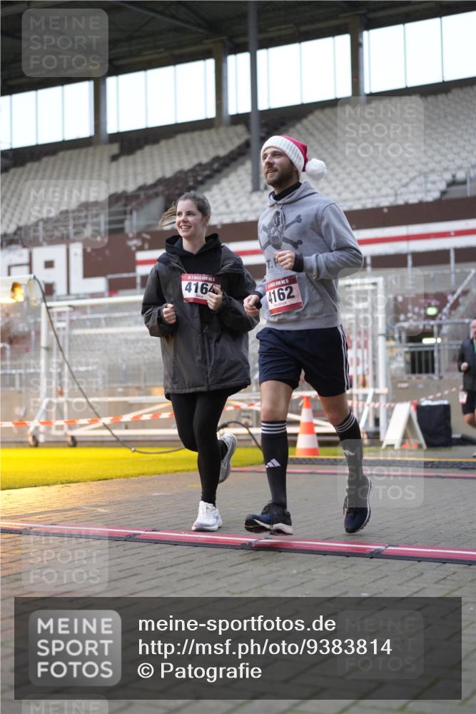 07.12.2025 - St. Pauli X-Mass-Run No. 15 Patografie http://msf.ph/oto/9383814 07.12.2025 10:25:30 Ziel 50, 129, 211, 404, 1069, 1247, 1631, 2029, 2680, 3742, 4118, 4119, 4162, 4164, 4202, 4372, 4373, 4445, 4482, 4485 meine-sportfotos.de