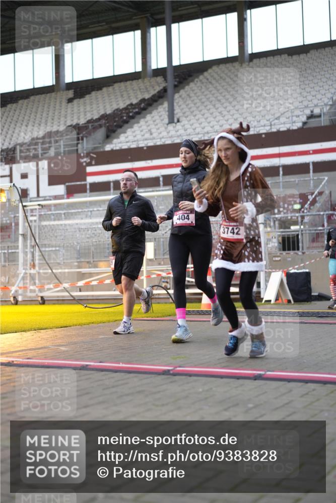 07.12.2025 - St. Pauli X-Mass-Run No. 15 Patografie http://msf.ph/oto/9383828 07.12.2025 10:25:32 Ziel 50, 129, 211, 404, 1069, 1247, 1631, 2029, 2680, 3742, 4162, 4164, 4202, 4372, 4373, 4445, 4501 meine-sportfotos.de