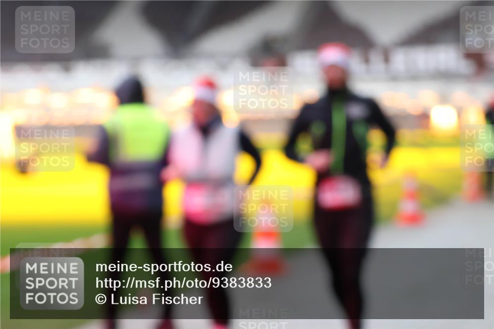 07.12.2025 - St. Pauli X-Mass-Run No. 15 Luisa Fischer http://msf.ph/oto/9383833 07.12.2025 10:55:15 Ziel 656, 692, 1177, 1393, 1489, 2286, 2328, 2358, 2360, 2832, 3391, 3437 meine-sportfotos.de