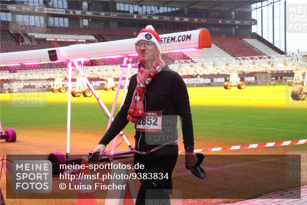 07.12.2025 - St. Pauli X-Mass-Run No. 15 Luisa Fischer http://msf.ph/oto/9383834 07.12.2025 11:27:13 Ziel 15, 2852, 205, 209, 610, 624, 1080, 1498, 1501, 1632, 2024, 2026, 2069, 2072, 2074, 2124, 2175, 2176, 2234, 2236, 2237, 2240, 2257, 2260, 2637, 2748, 2749, 2789, 2790, 2813, 2887, 2942, 2972, 2979, 3098, 3099, 3217, 4884 meine-sportfotos.de