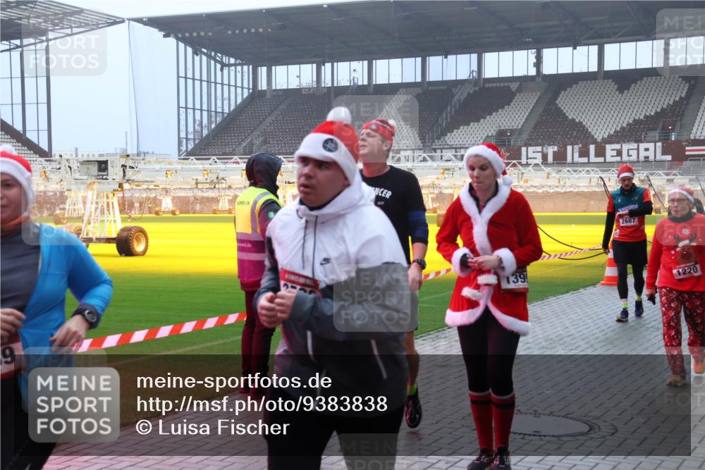 07.12.2025 - St. Pauli X-Mass-Run No. 15 Luisa Fischer http://msf.ph/oto/9383838 07.12.2025 10:13:49 Ziel 9, 1929, 139, 13501, 2687, 1220, 80, 88, 970, 1044, 1062, 1126, 1220, 1397, 1699, 1733, 2687, 2711, 2712, 2905, 3588, 3589, 4081, 4082, 4083, 4487, 4664 meine-sportfotos.de