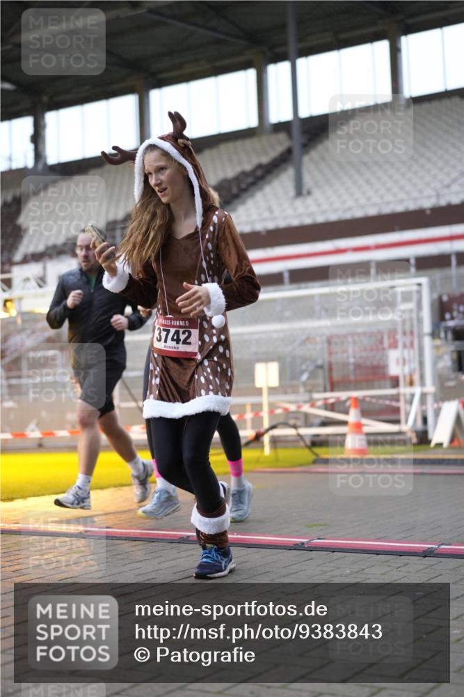 07.12.2025 - St. Pauli X-Mass-Run No. 15 Patografie http://msf.ph/oto/9383843 07.12.2025 10:25:33 Ziel 50, 129, 211, 404, 1069, 1631, 2029, 2680, 3742, 3779, 4162, 4164, 4202, 4372, 4373, 4501 meine-sportfotos.de