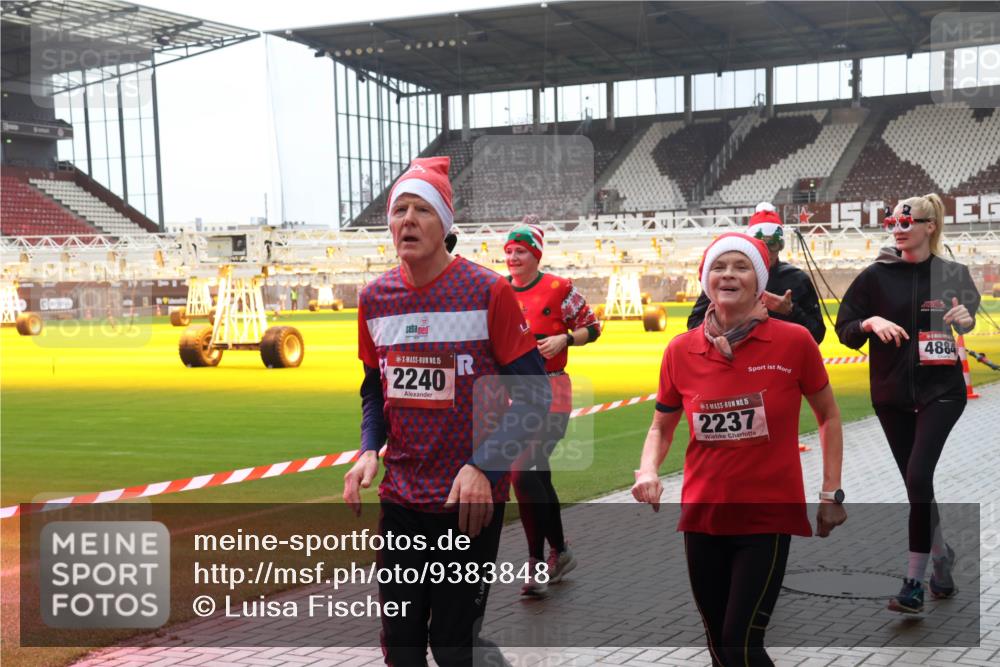 07.12.2025 - St. Pauli X-Mass-Run No. 15 Luisa Fischer http://msf.ph/oto/9383848 07.12.2025 11:27:14 Ziel 15, 2240, 4884, 15, 2237, 205, 209, 610, 624, 1080, 1498, 1632, 2024, 2026, 2072, 2175, 2176, 2234, 2236, 2237, 2240, 2257, 2748, 2749, 2789, 2790, 2813, 2887, 2942, 2972, 2979, 3098, 3099, 3217, 4884 meine-sportfotos.de