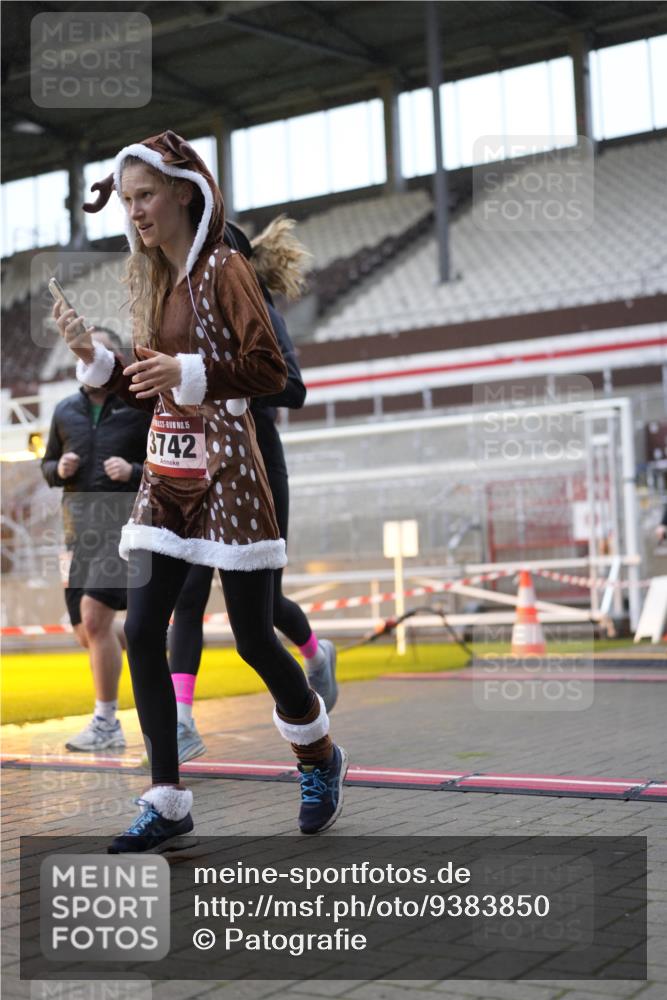 07.12.2025 - St. Pauli X-Mass-Run No. 15 Patografie http://msf.ph/oto/9383850 07.12.2025 10:25:33 Ziel 50, 129, 211, 404, 1069, 1631, 2029, 2680, 3742, 3779, 4162, 4164, 4202, 4372, 4373, 4501 meine-sportfotos.de