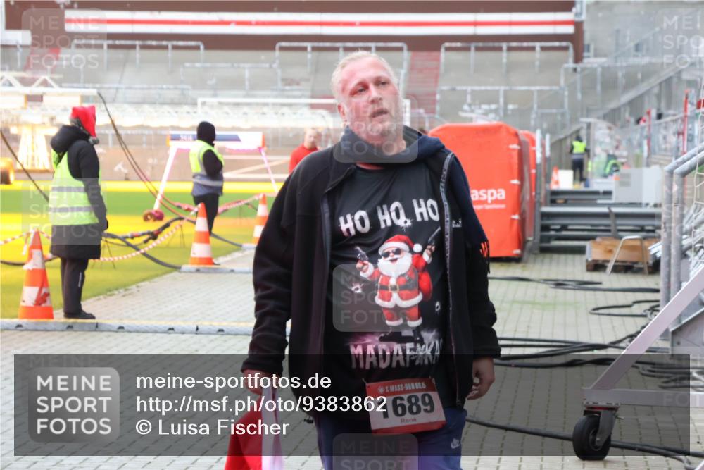07.12.2025 - St. Pauli X-Mass-Run No. 15 Luisa Fischer http://msf.ph/oto/9383862 07.12.2025 10:56:29 Ziel 5, 1689, 951, 955, 1790, 1793, 2485, 4493 meine-sportfotos.de
