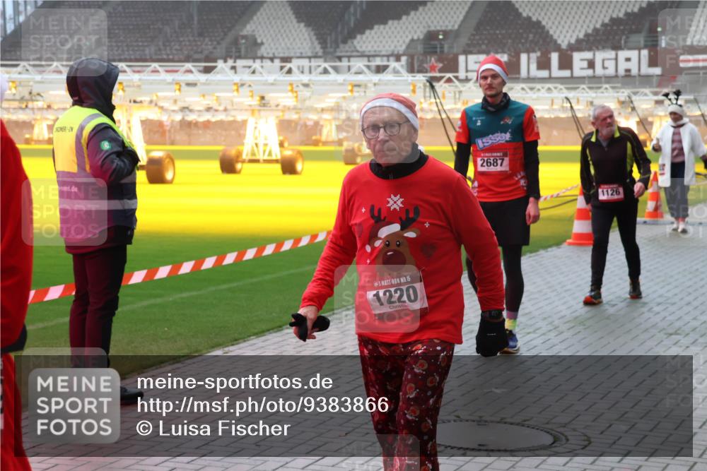 07.12.2025 - St. Pauli X-Mass-Run No. 15 Luisa Fischer http://msf.ph/oto/9383866 07.12.2025 10:13:51 Ziel 15, 1220, 2687, 1126, 80, 88, 970, 1044, 1062, 1126, 1220, 1397, 1699, 1733, 2711, 2712, 2905, 3588, 3589, 4081, 4082, 4083, 4487, 4664 meine-sportfotos.de