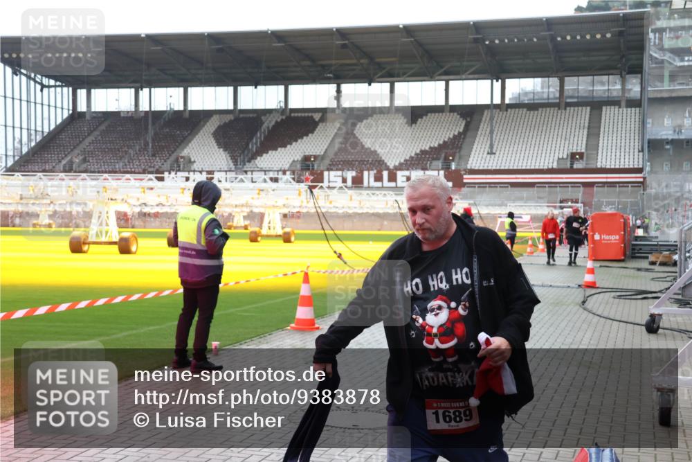 07.12.2025 - St. Pauli X-Mass-Run No. 15 Luisa Fischer http://msf.ph/oto/9383878 07.12.2025 10:56:34 Ziel 15, 1689, 951, 955, 1790, 1793, 2170, 2485, 4063, 4146, 4493 meine-sportfotos.de