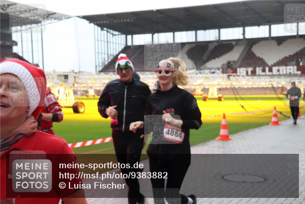 07.12.2025 - St. Pauli X-Mass-Run No. 15 Luisa Fischer http://msf.ph/oto/9383882 07.12.2025 11:27:15 Ziel 4884, 205, 209, 1080, 1632, 2024, 2026, 2072, 2175, 2176, 2234, 2236, 2237, 2240, 2257, 2748, 2749, 2789, 2790, 2813, 2887, 2942, 2972, 2979, 3098, 3099, 4884 meine-sportfotos.de