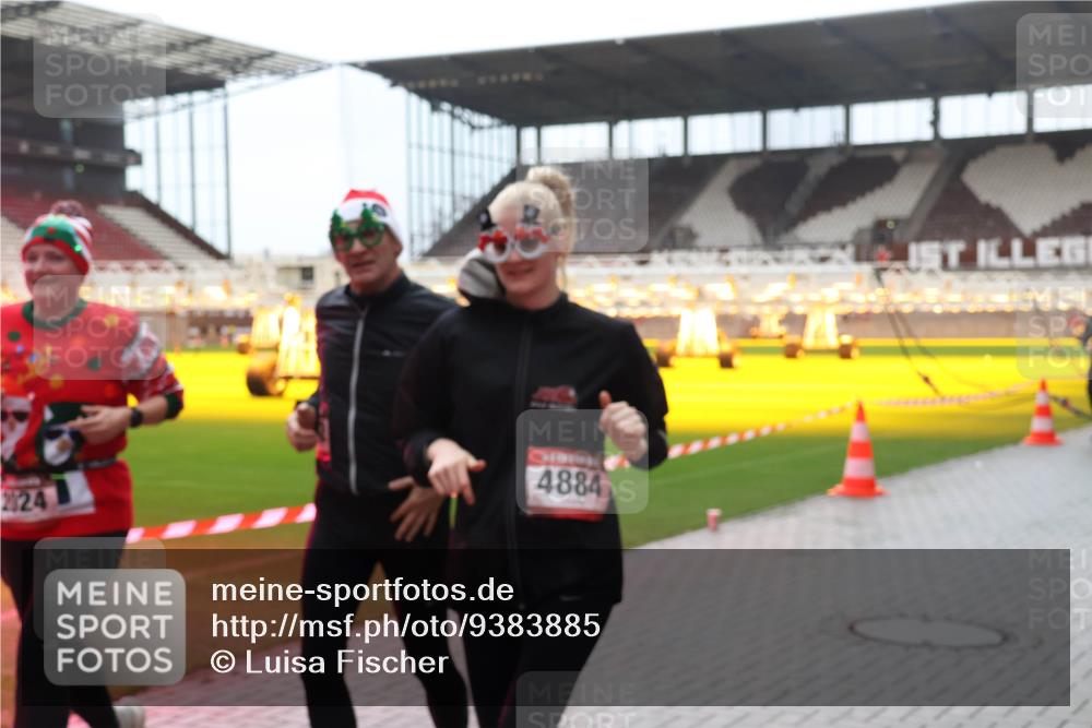 07.12.2025 - St. Pauli X-Mass-Run No. 15 Luisa Fischer http://msf.ph/oto/9383885 07.12.2025 11:27:16 Ziel 4884, 2024, 205, 209, 1080, 1632, 2024, 2026, 2072, 2175, 2176, 2234, 2236, 2237, 2240, 2748, 2749, 2789, 2790, 2813, 2887, 2942, 2972, 2979, 3098, 3099, 4884 meine-sportfotos.de