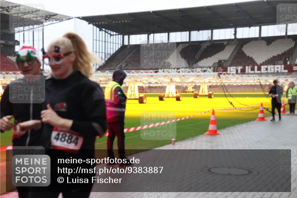07.12.2025 - St. Pauli X-Mass-Run No. 15 Luisa Fischer http://msf.ph/oto/9383887 07.12.2025 11:27:16 Ziel 4884, 205, 209, 1080, 1632, 2024, 2026, 2072, 2175, 2176, 2234, 2236, 2237, 2240, 2748, 2749, 2789, 2790, 2813, 2887, 2942, 2972, 2979, 3098, 3099, 4884 meine-sportfotos.de
