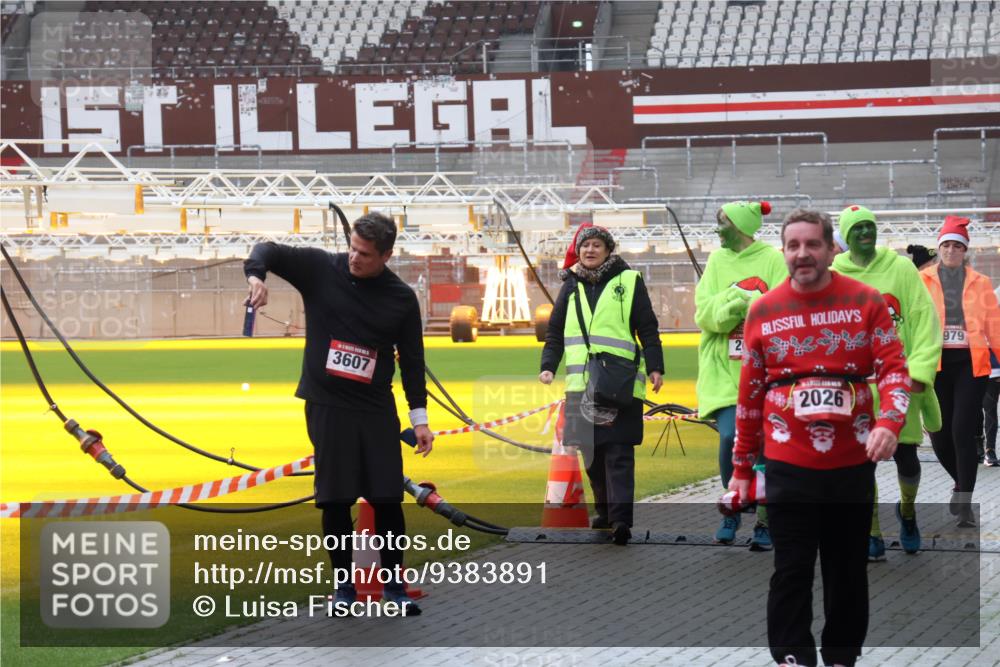 07.12.2025 - St. Pauli X-Mass-Run No. 15 Luisa Fischer http://msf.ph/oto/9383891 07.12.2025 11:27:18 Ziel 3607, 20, 979, 2026, 205, 209, 1080, 2024, 2026, 2072, 2175, 2176, 2234, 2236, 2237, 2240, 2748, 2749, 2789, 2790, 2813, 2887, 2942, 2972, 2979, 3098, 3099, 4884 meine-sportfotos.de