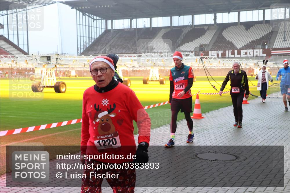 07.12.2025 - St. Pauli X-Mass-Run No. 15 Luisa Fischer http://msf.ph/oto/9383893 07.12.2025 10:13:53 Ziel 15, 1220, 2687, 1126, 88, 970, 1044, 1062, 1126, 1220, 1397, 1699, 1733, 2711, 2712, 2905, 3588, 3589, 4081, 4082, 4083, 4664 meine-sportfotos.de