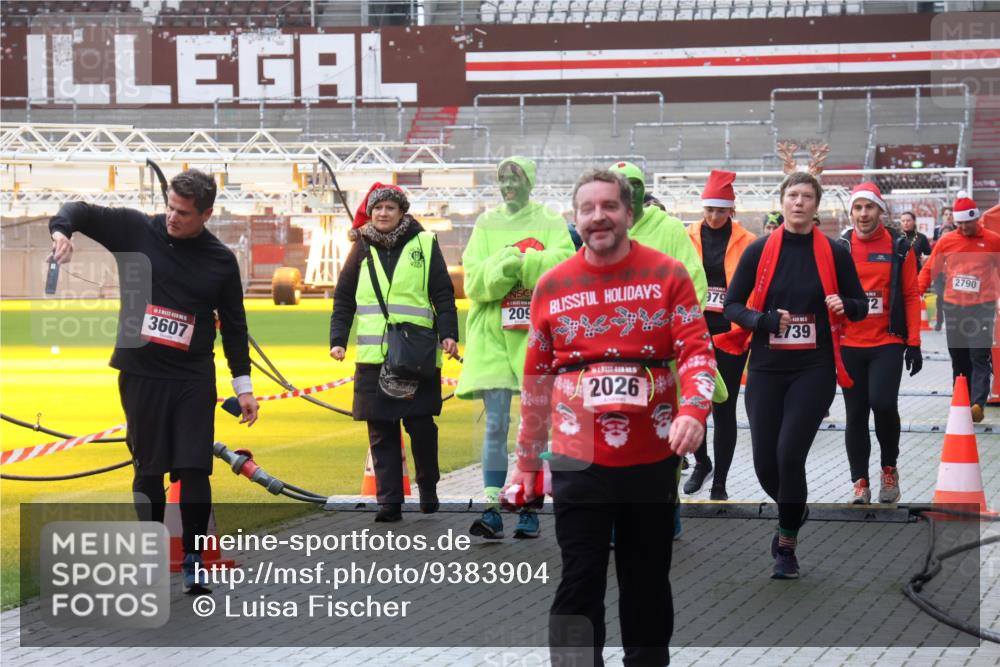 07.12.2025 - St. Pauli X-Mass-Run No. 15 Luisa Fischer http://msf.ph/oto/9383904 07.12.2025 11:27:19 Ziel 3607, 209, 979, 739, 2, 2790, 2026, 205, 209, 1080, 2024, 2026, 2072, 2175, 2176, 2234, 2236, 2237, 2240, 2748, 2749, 2789, 2790, 2813, 2887, 2942, 2972, 2979, 3098, 3099, 4884 meine-sportfotos.de
