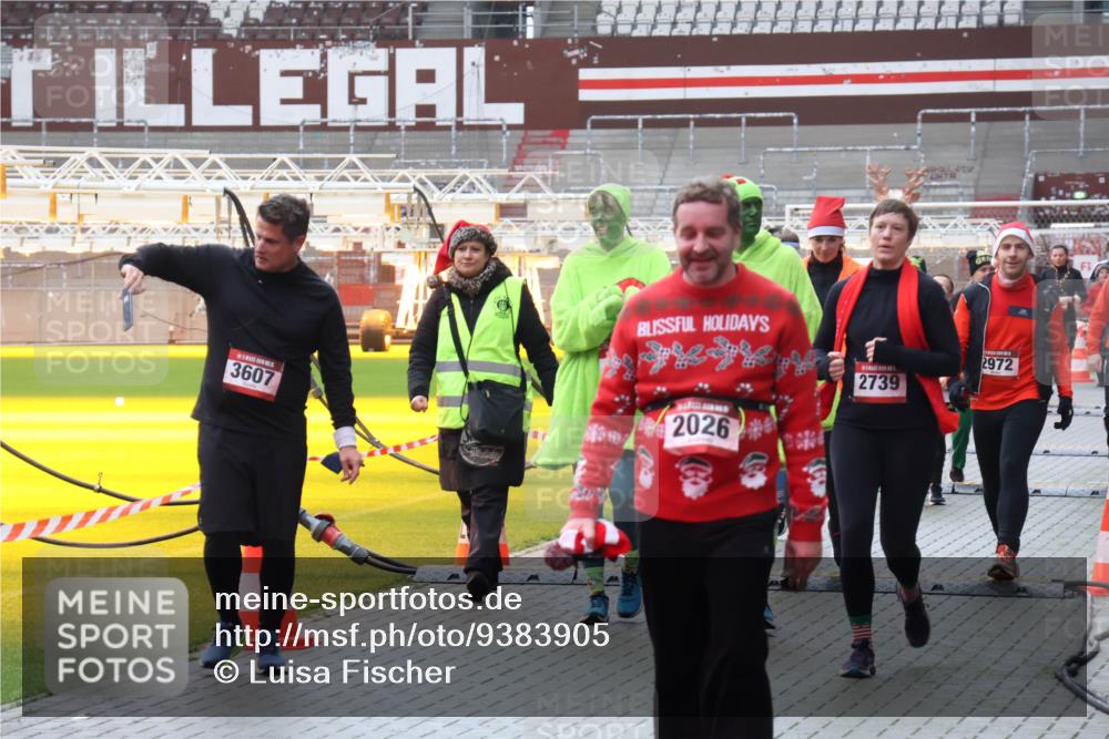 07.12.2025 - St. Pauli X-Mass-Run No. 15 Luisa Fischer http://msf.ph/oto/9383905 07.12.2025 11:27:19 Ziel 3607, 2026, 2739, 2972, 205, 209, 1080, 2024, 2026, 2072, 2175, 2176, 2234, 2236, 2237, 2240, 2748, 2749, 2789, 2790, 2813, 2887, 2942, 2972, 2979, 3098, 3099, 4884 meine-sportfotos.de