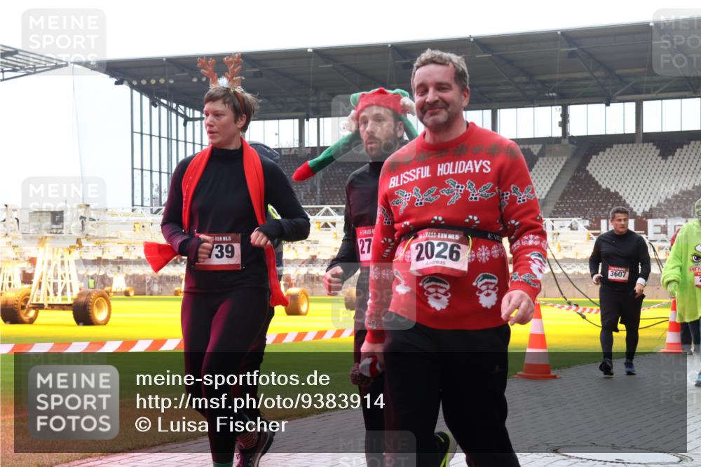 07.12.2025 - St. Pauli X-Mass-Run No. 15 Luisa Fischer http://msf.ph/oto/9383914 07.12.2025 11:27:25 Ziel 15, 39, 27, 15, 2026, 3607, 205, 209, 1080, 2024, 2026, 2072, 2175, 2176, 2234, 2236, 2237, 2240, 2748, 2749, 2789, 2790, 2813, 2887, 2942, 2972, 2979, 2995, 2999, 3004, 3098, 3099, 4884 meine-sportfotos.de