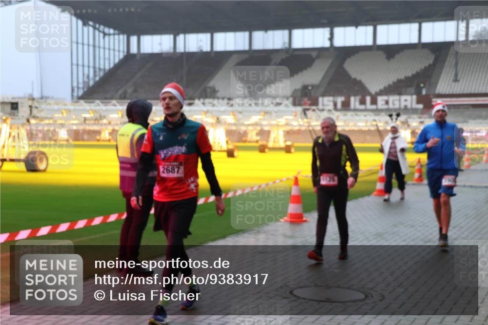 07.12.2025 - St. Pauli X-Mass-Run No. 15 Luisa Fischer http://msf.ph/oto/9383917 07.12.2025 10:13:54 Ziel 2687, 88, 970, 1044, 1062, 1126, 1220, 1397, 1699, 1733, 2711, 2712, 2905, 3588, 3589, 4081, 4082, 4083, 4664 meine-sportfotos.de