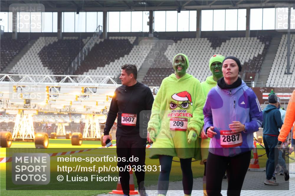 07.12.2025 - St. Pauli X-Mass-Run No. 15 Luisa Fischer http://msf.ph/oto/9383931 07.12.2025 11:27:27 Ziel 15, 3607, 15, 209, 2887, 205, 209, 1080, 2024, 2026, 2072, 2175, 2176, 2234, 2236, 2237, 2240, 2748, 2749, 2789, 2790, 2813, 2887, 2942, 2972, 2979, 2995, 2999, 3004, 3098, 3099, 4647, 4656, 4884 meine-sportfotos.de