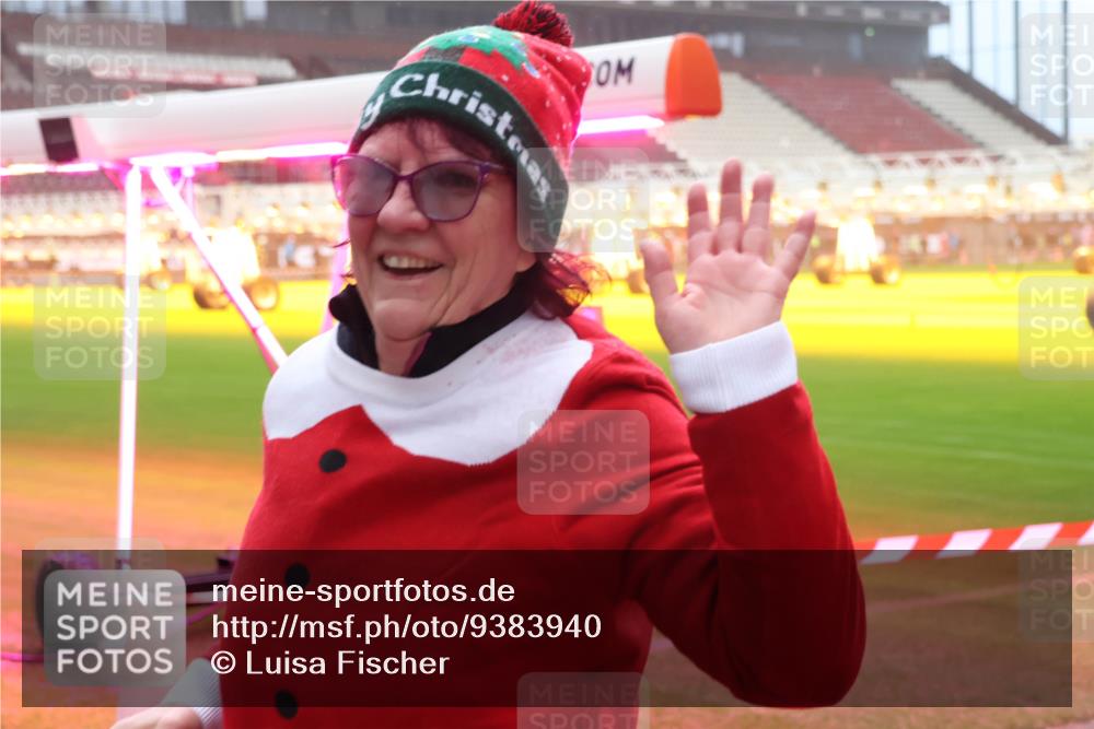 07.12.2025 - St. Pauli X-Mass-Run No. 15 Luisa Fischer http://msf.ph/oto/9383940 07.12.2025 10:14:12 Ziel 88, 970, 1062, 1220, 1699, 2905, 2951, 4371 meine-sportfotos.de