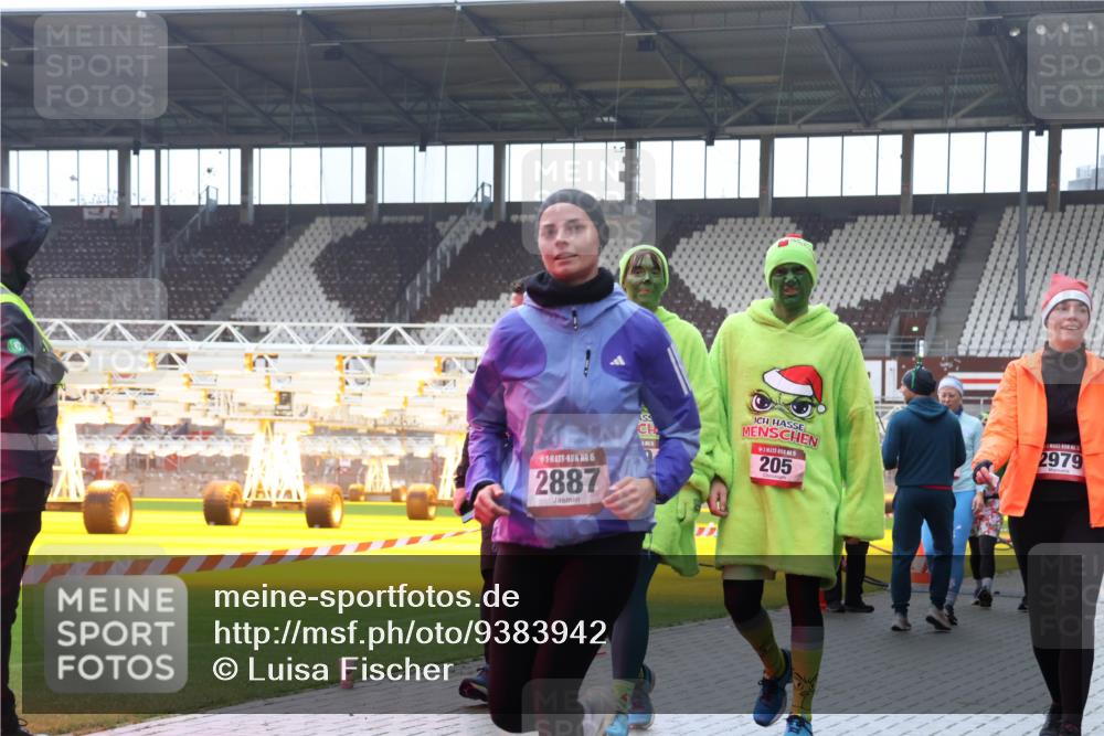 07.12.2025 - St. Pauli X-Mass-Run No. 15 Luisa Fischer http://msf.ph/oto/9383942 07.12.2025 11:27:28 Ziel 15, 2887, 205, 2979, 205, 209, 1080, 1772, 2024, 2026, 2072, 2175, 2176, 2234, 2236, 2237, 2240, 2748, 2749, 2789, 2790, 2813, 2887, 2942, 2972, 2979, 2995, 2999, 3004, 3098, 3099, 3956, 4647, 4656, 4884 meine-sportfotos.de
