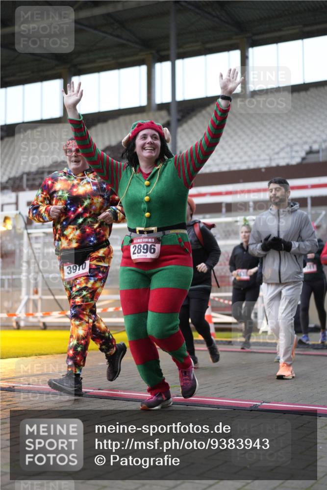 07.12.2025 - St. Pauli X-Mass-Run No. 15 Patografie http://msf.ph/oto/9383943 07.12.2025 10:25:46 Ziel 50, 129, 211, 369, 374, 387, 398, 404, 1069, 1227, 1538, 1561, 1581, 1586, 2041, 2104, 2106, 2149, 2191, 2215, 2896, 3742, 3779, 3805, 3910, 3918, 4300, 4301, 4501, 4775, 4782 meine-sportfotos.de