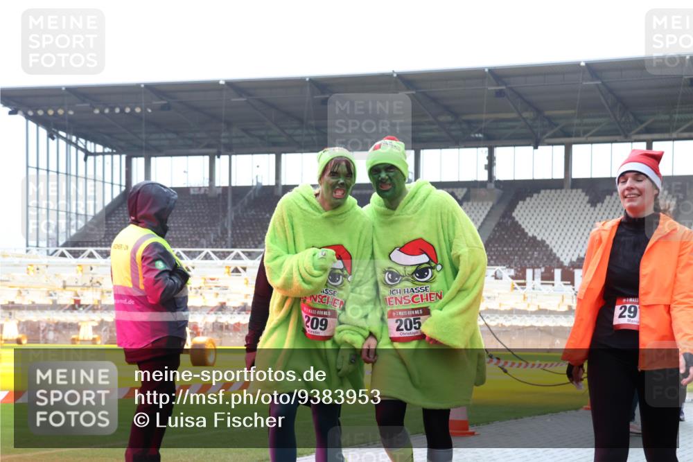 07.12.2025 - St. Pauli X-Mass-Run No. 15 Luisa Fischer http://msf.ph/oto/9383953 07.12.2025 11:27:30 Ziel 5, 209, 15, 205, 29, 35, 36, 205, 209, 1080, 1772, 2024, 2026, 2072, 2175, 2176, 2234, 2236, 2237, 2240, 2789, 2790, 2813, 2887, 2942, 2972, 2979, 2995, 2999, 3004, 3098, 3099, 3956, 4647, 4656, 4884 meine-sportfotos.de