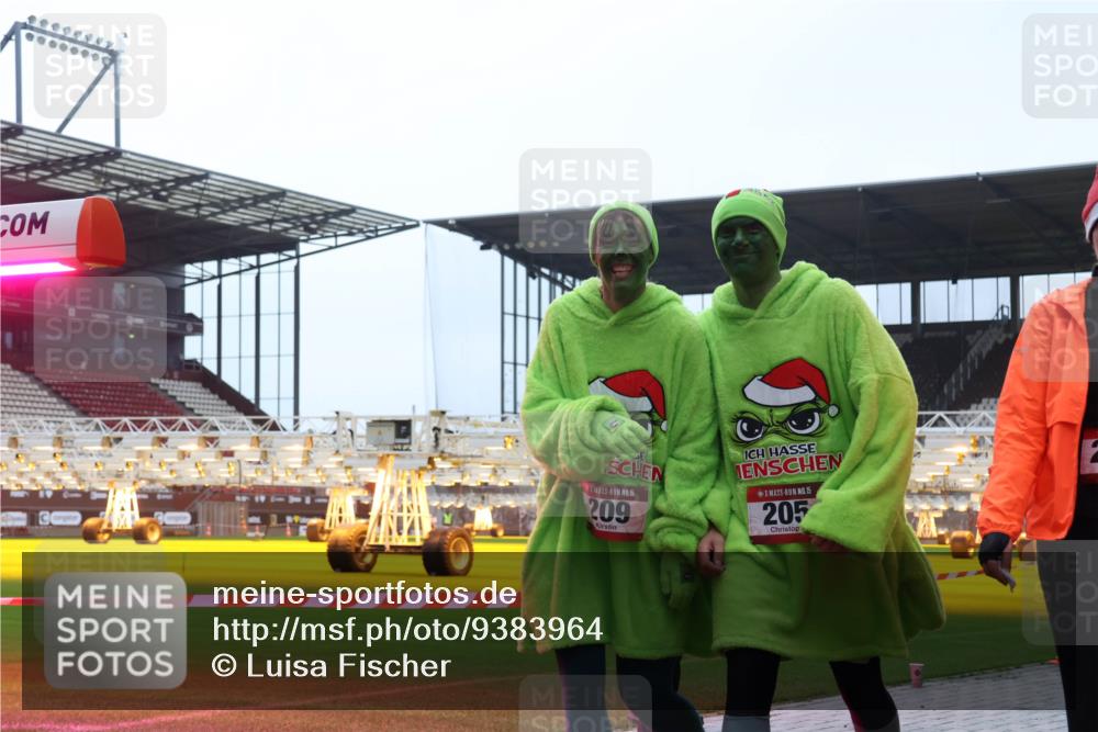 07.12.2025 - St. Pauli X-Mass-Run No. 15 Luisa Fischer http://msf.ph/oto/9383964 07.12.2025 11:27:32 Ziel 15, 209, 15, 205, 2, 35, 36, 205, 209, 1080, 1772, 2024, 2026, 2072, 2175, 2176, 2234, 2236, 2237, 2240, 2789, 2790, 2813, 2887, 2942, 2972, 2979, 2995, 2999, 3004, 3098, 3099, 3956, 4647, 4656, 4884 meine-sportfotos.de