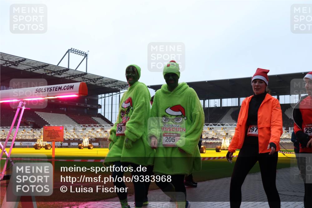 07.12.2025 - St. Pauli X-Mass-Run No. 15 Luisa Fischer http://msf.ph/oto/9383968 07.12.2025 11:27:32 Ziel 09, 15, 205, 297, 29, 35, 36, 205, 209, 1080, 1772, 2024, 2026, 2072, 2175, 2176, 2234, 2236, 2237, 2240, 2789, 2790, 2813, 2887, 2942, 2972, 2979, 2995, 2999, 3004, 3098, 3099, 3956, 4647, 4656, 4884 meine-sportfotos.de
