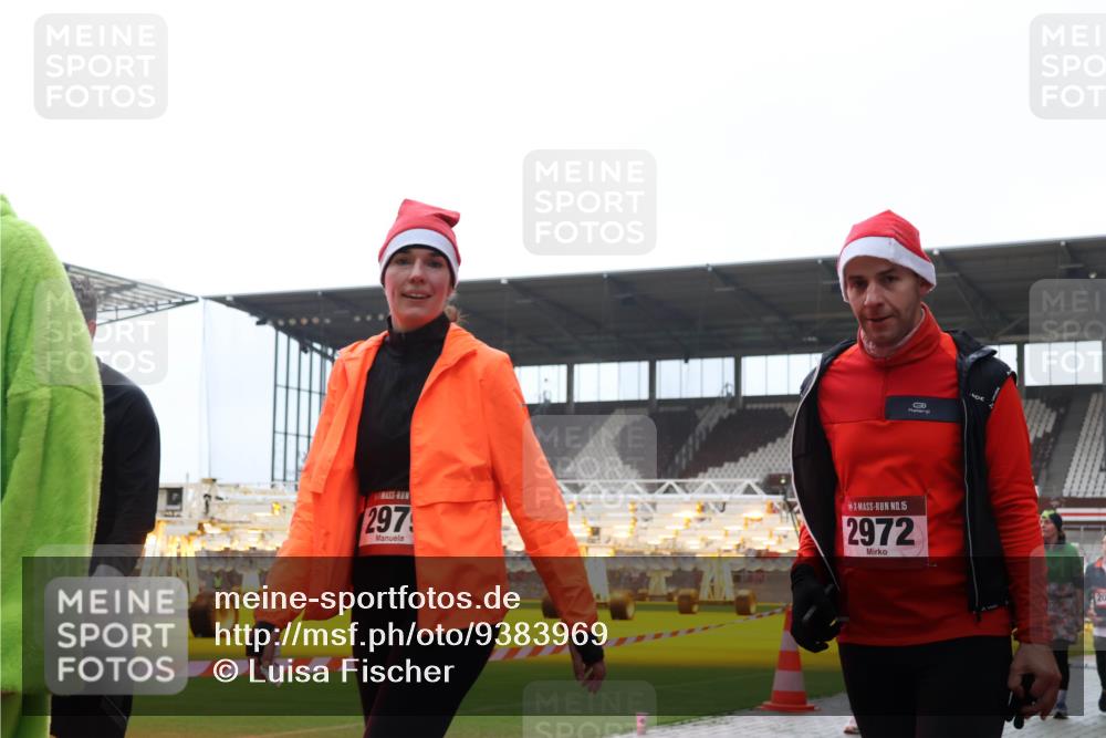 07.12.2025 - St. Pauli X-Mass-Run No. 15 Luisa Fischer http://msf.ph/oto/9383969 07.12.2025 11:27:33 Ziel 297, 15, 2972, 35, 36, 205, 209, 1080, 1772, 2072, 2175, 2176, 2234, 2236, 2237, 2240, 2789, 2790, 2887, 2942, 2972, 2979, 2995, 2999, 3004, 3098, 3099, 3956, 4647, 4656, 4884 meine-sportfotos.de