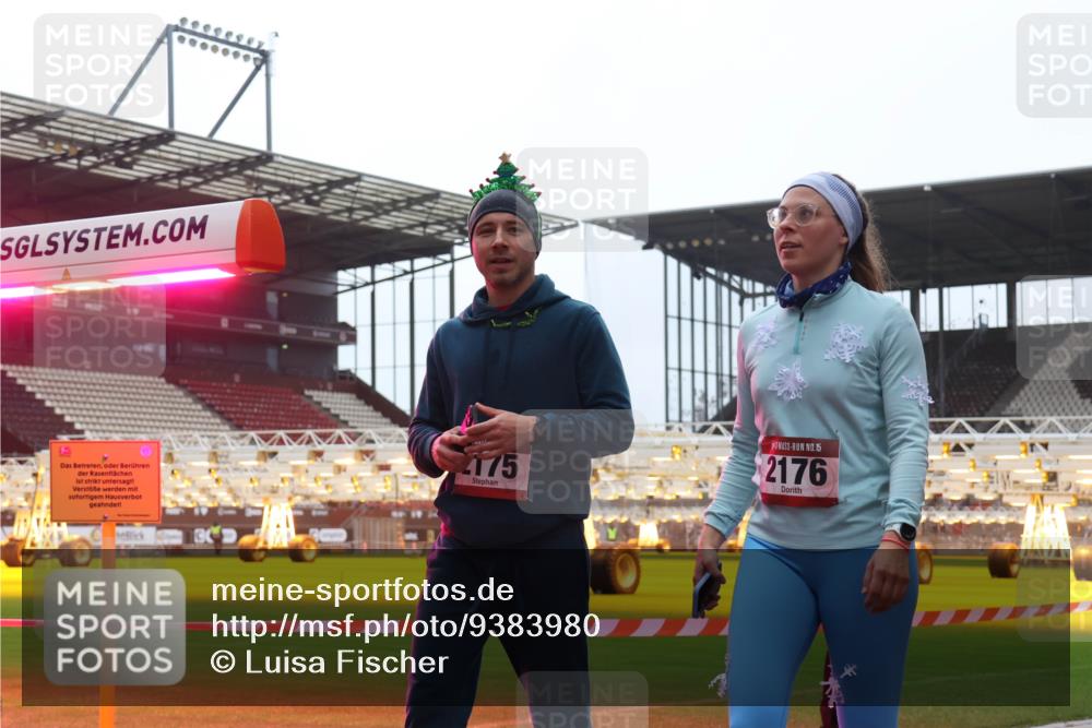 07.12.2025 - St. Pauli X-Mass-Run No. 15 Luisa Fischer http://msf.ph/oto/9383980 07.12.2025 11:27:39 Ziel 0, 2175, 15, 2176, 35, 36, 534, 1080, 1772, 2072, 2175, 2176, 2571, 2572, 2789, 2790, 2887, 2972, 2979, 2995, 2999, 3004, 3098, 3099, 3315, 3956, 4647, 4656 meine-sportfotos.de