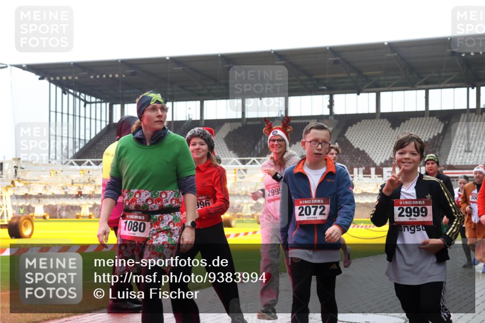07.12.2025 - St. Pauli X-Mass-Run No. 15 Luisa Fischer http://msf.ph/oto/9383994 07.12.2025 11:27:41 Ziel 15, 1080, 096, 2995, 15, 2072, 15, 2999, 300, 35, 36, 534, 1080, 1772, 2072, 2175, 2176, 2571, 2572, 2789, 2790, 2887, 2972, 2979, 2995, 2999, 3004, 3098, 3099, 3315, 3956, 4647, 4656 meine-sportfotos.de