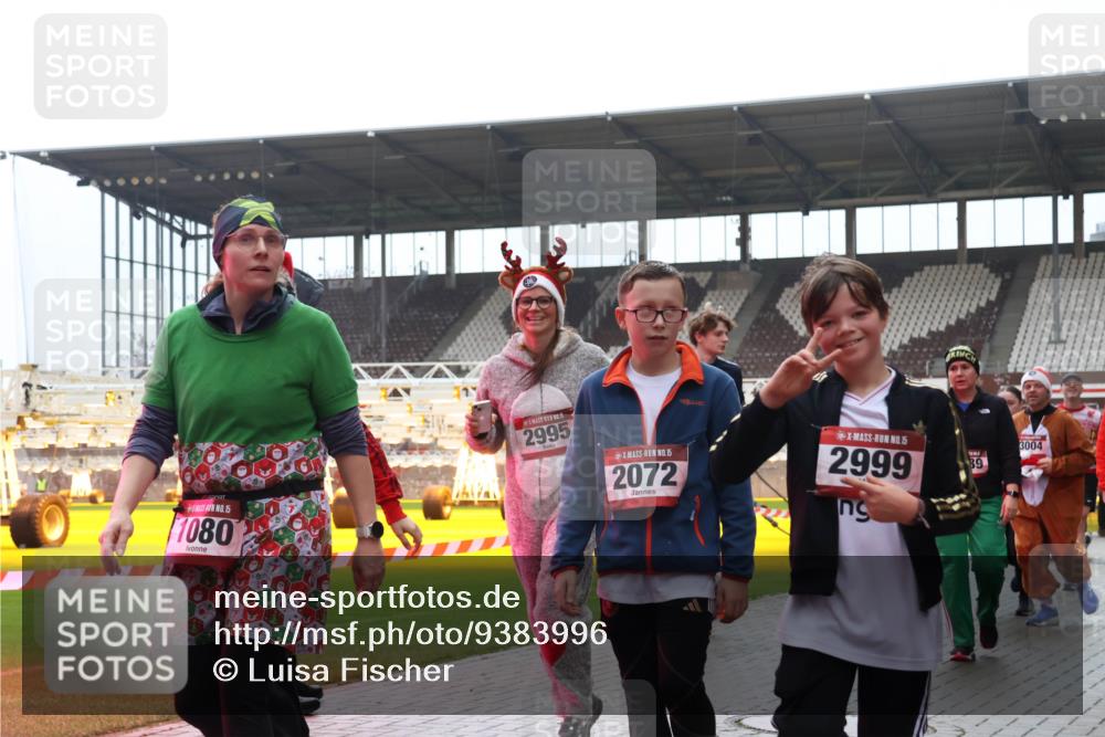 07.12.2025 - St. Pauli X-Mass-Run No. 15 Luisa Fischer http://msf.ph/oto/9383996 07.12.2025 11:27:41 Ziel 15, 1080, 5, 2995, 15, 2999, 15, 2072, 3004, 89, 35, 36, 534, 1080, 1772, 2072, 2175, 2176, 2571, 2572, 2789, 2790, 2887, 2972, 2979, 2995, 2999, 3004, 3098, 3099, 3315, 3956, 4647, 4656 meine-sportfotos.de