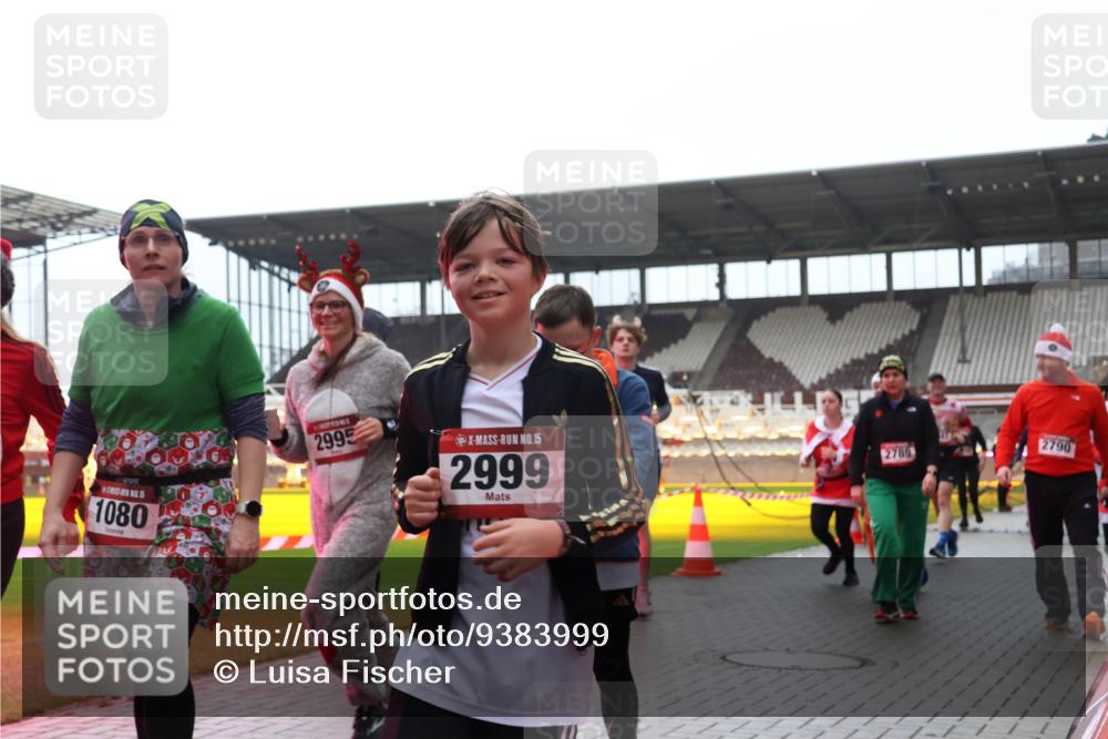 07.12.2025 - St. Pauli X-Mass-Run No. 15 Luisa Fischer http://msf.ph/oto/9383999 07.12.2025 11:27:42 Ziel 15, 1080, 2995, 15, 2999, 2789, 2790, 35, 36, 534, 1080, 1772, 2072, 2175, 2571, 2572, 2789, 2790, 2887, 2972, 2979, 2995, 2999, 3004, 3098, 3099, 3315, 3956, 4647, 4656 meine-sportfotos.de