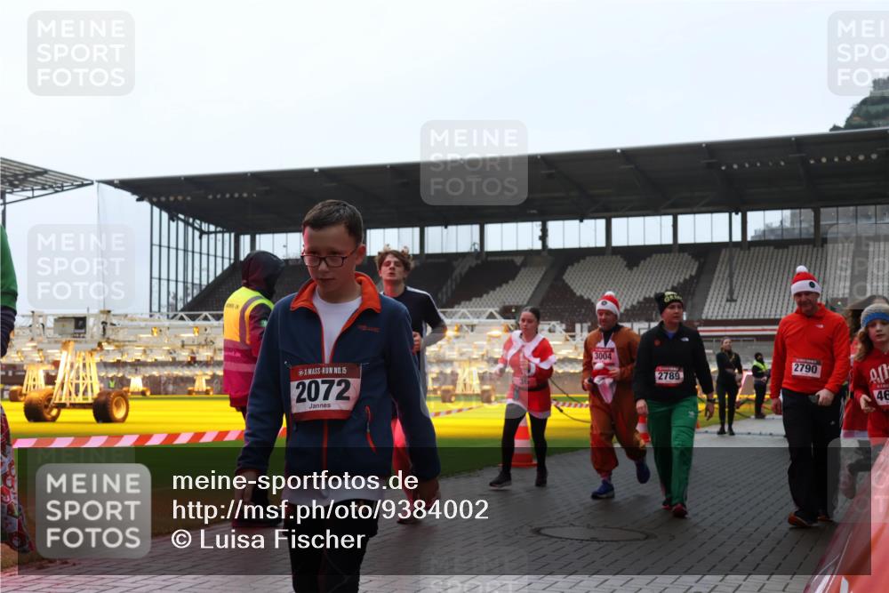 07.12.2025 - St. Pauli X-Mass-Run No. 15 Luisa Fischer http://msf.ph/oto/9384002 07.12.2025 11:27:43 Ziel 15, 2072, 3004, 2789, 2790, 46, 35, 36, 534, 1080, 1772, 2072, 2571, 2572, 2789, 2790, 2887, 2972, 2979, 2995, 2999, 3004, 3098, 3099, 3315, 3956, 4647, 4656 meine-sportfotos.de