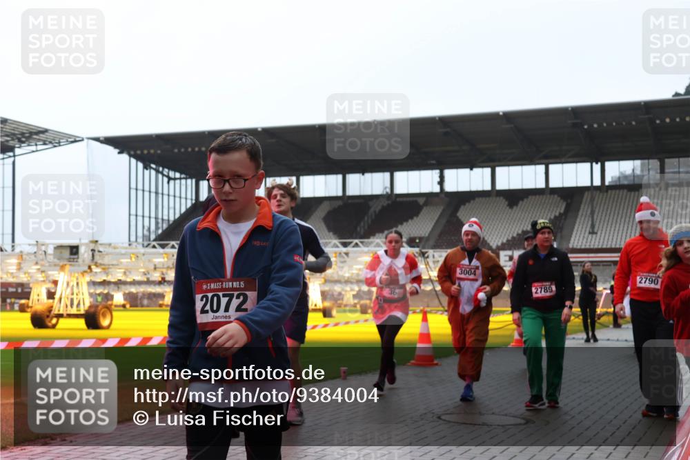 07.12.2025 - St. Pauli X-Mass-Run No. 15 Luisa Fischer http://msf.ph/oto/9384004 07.12.2025 11:27:43 Ziel 15, 2072, 36, 3004, 2789, 2790, 35, 36, 534, 1080, 1772, 2072, 2571, 2572, 2789, 2790, 2887, 2972, 2979, 2995, 2999, 3004, 3098, 3099, 3315, 3956, 4647, 4656 meine-sportfotos.de