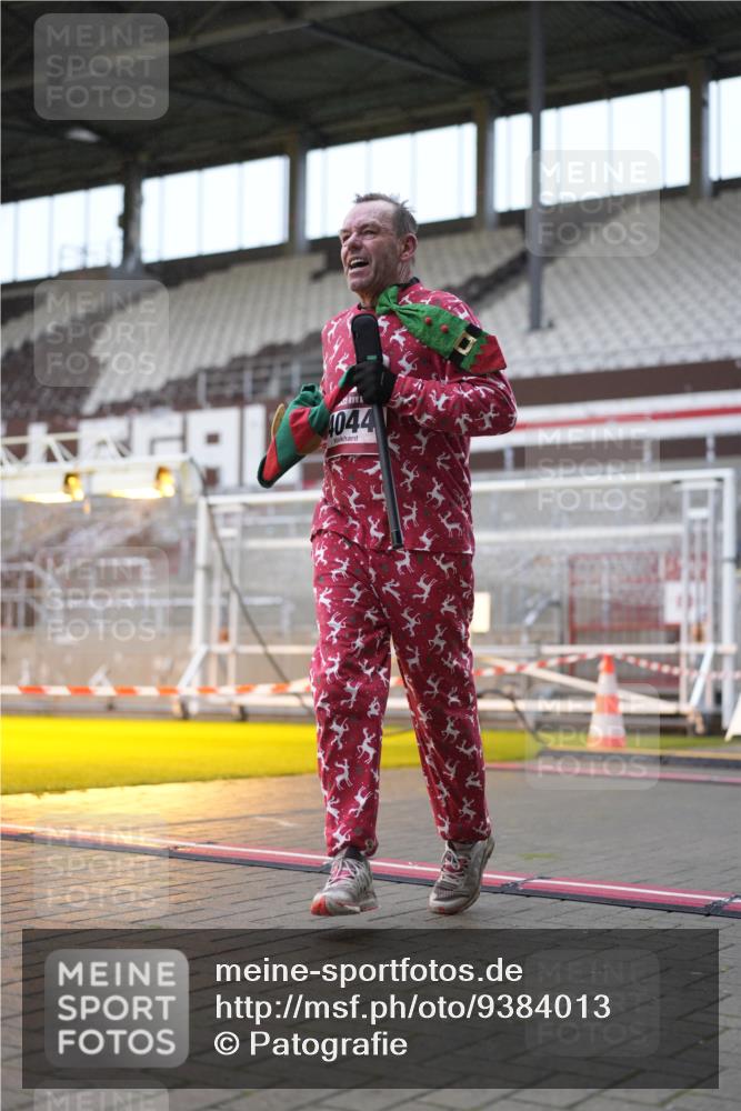 07.12.2025 - St. Pauli X-Mass-Run No. 15 Patografie http://msf.ph/oto/9384013 07.12.2025 10:26:04 Ziel 422, 1561, 3805, 4044, 4492, 4775, 4782 meine-sportfotos.de