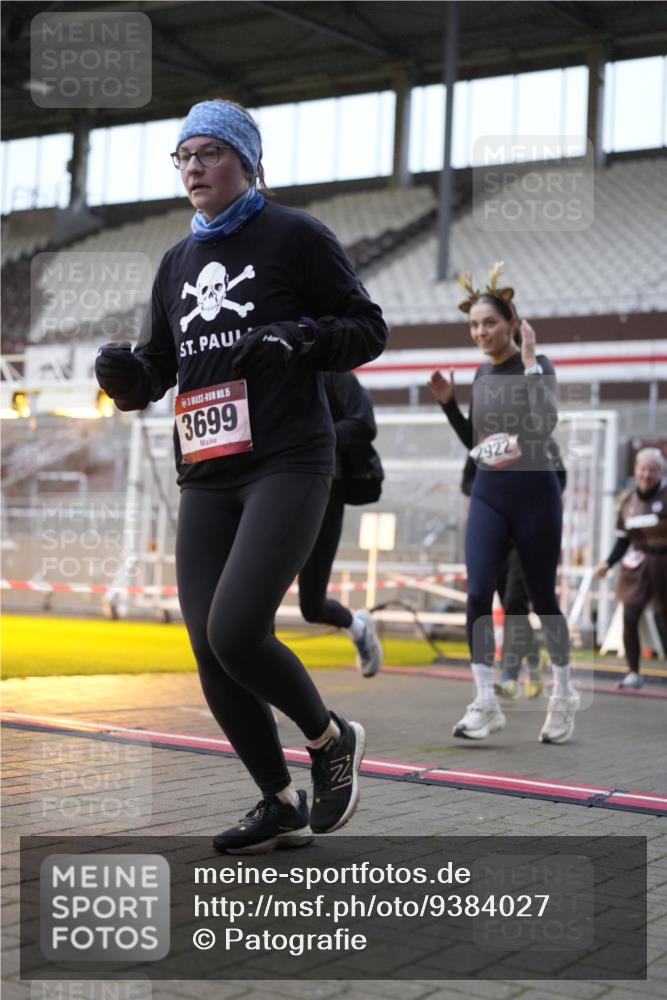 07.12.2025 - St. Pauli X-Mass-Run No. 15 Patografie http://msf.ph/oto/9384027 07.12.2025 10:26:12 Ziel 23, 28, 368, 1639, 2922, 3698, 3699, 4044, 4093, 4460, 4461, 4469, 4481, 4529, 4532, 4699, 4709, 5010 meine-sportfotos.de