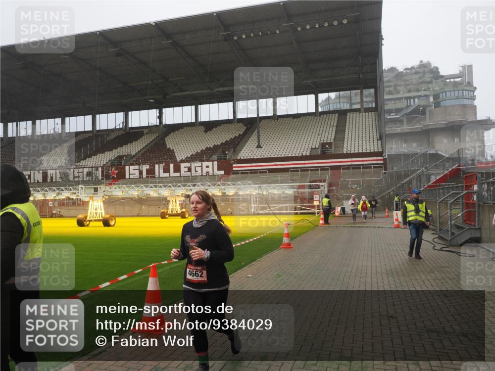 07.12.2025 - St. Pauli X-Mass-Run No. 15 Fabian Wolf http://msf.ph/oto/9384029 07.12.2025 10:11:32 Ziel 2909, 3085, 3354, 4499, 4525, 4659, 4661, 4662 meine-sportfotos.de