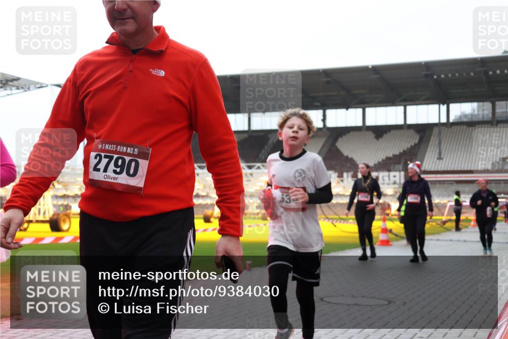 07.12.2025 - St. Pauli X-Mass-Run No. 15 Luisa Fischer http://msf.ph/oto/9384030 07.12.2025 11:27:49 Ziel 15, 2790, 53, 35, 36, 407, 534, 776, 790, 1080, 1772, 2072, 2567, 2571, 2572, 2623, 2790, 2887, 2995, 2999, 3004, 3098, 3099, 3315, 3956, 4647, 4656 meine-sportfotos.de