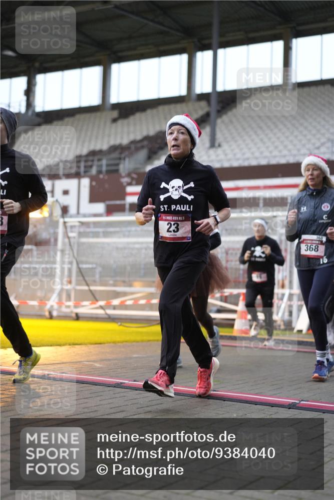 07.12.2025 - St. Pauli X-Mass-Run No. 15 Patografie http://msf.ph/oto/9384040 07.12.2025 10:26:14 Ziel 23, 28, 368, 1638, 1639, 2068, 2922, 3698, 3699, 4044, 4093, 4460, 4461, 4469, 4481, 4529, 4532, 4699, 4703, 4709, 5010 meine-sportfotos.de