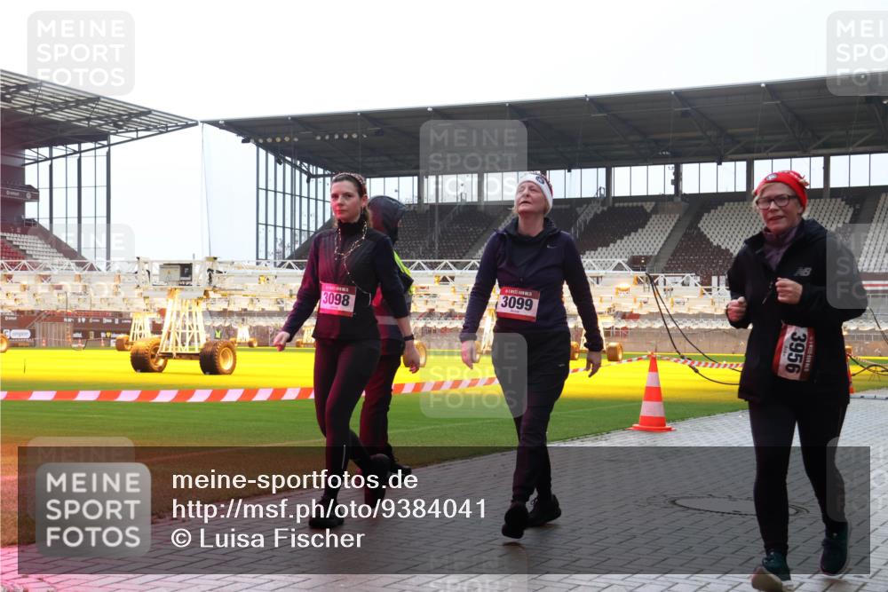 07.12.2025 - St. Pauli X-Mass-Run No. 15 Luisa Fischer http://msf.ph/oto/9384041 07.12.2025 11:27:54 Ziel 3098, 3099, 3956, 35, 36, 407, 534, 776, 790, 1772, 2567, 2571, 2572, 2623, 2887, 2995, 2999, 3004, 3098, 3099, 3315, 3956, 4647, 4656 meine-sportfotos.de