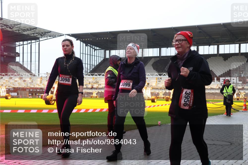 07.12.2025 - St. Pauli X-Mass-Run No. 15 Luisa Fischer http://msf.ph/oto/9384043 07.12.2025 11:27:54 Ziel 5, 3098, 5, 3099, 3956, 5, 35, 36, 407, 534, 776, 790, 1772, 2567, 2571, 2572, 2623, 2887, 2995, 2999, 3004, 3098, 3099, 3315, 3956, 4647, 4656 meine-sportfotos.de
