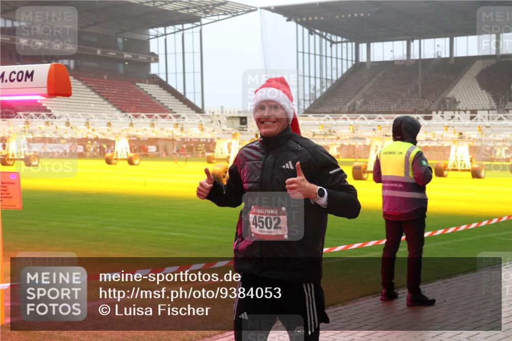 07.12.2025 - St. Pauli X-Mass-Run No. 15 Luisa Fischer http://msf.ph/oto/9384053 07.12.2025 10:14:25 Ziel 15, 4502, 88, 174, 970, 1699, 2905, 2951, 3243, 4371, 4489, 4502, 4526 meine-sportfotos.de