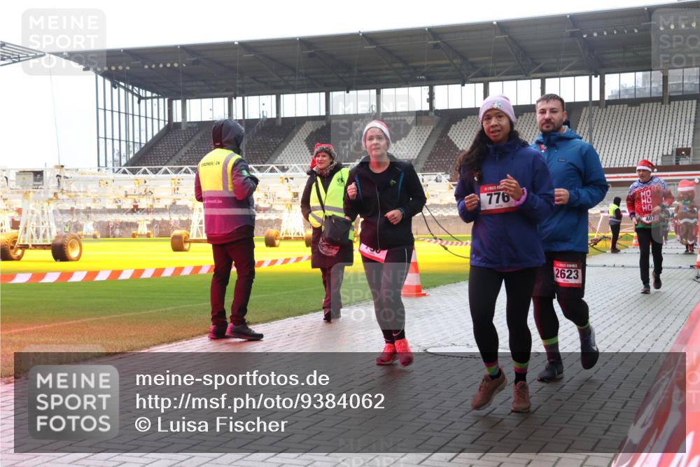 07.12.2025 - St. Pauli X-Mass-Run No. 15 Luisa Fischer http://msf.ph/oto/9384062 07.12.2025 11:28:07 Ziel 776, 2623, 407, 35, 36, 407, 534, 776, 790, 1082, 1772, 2192, 2196, 2567, 2571, 2572, 2623, 2655, 2930, 2980, 2995, 2999, 3004, 3027, 3315, 3956, 4647, 4656 meine-sportfotos.de