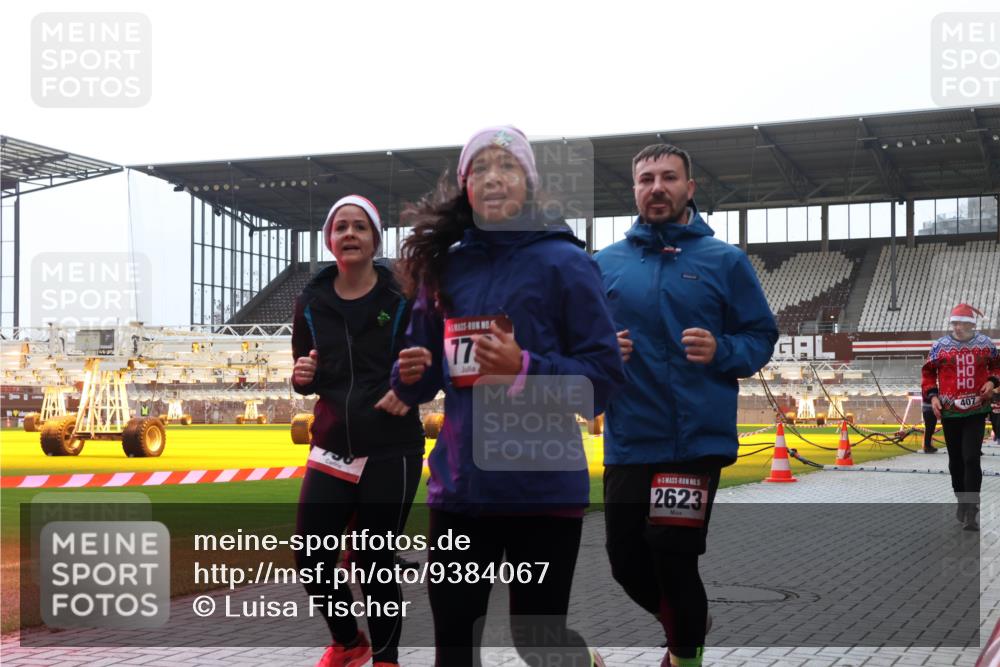 07.12.2025 - St. Pauli X-Mass-Run No. 15 Luisa Fischer http://msf.ph/oto/9384067 07.12.2025 11:28:09 Ziel 77, 5, 2623, 407, 35, 36, 407, 534, 776, 790, 1082, 1772, 2138, 2139, 2192, 2196, 2567, 2571, 2572, 2623, 2655, 2930, 2980, 2995, 2999, 3004, 3027, 3315, 3956, 4647, 4656 meine-sportfotos.de