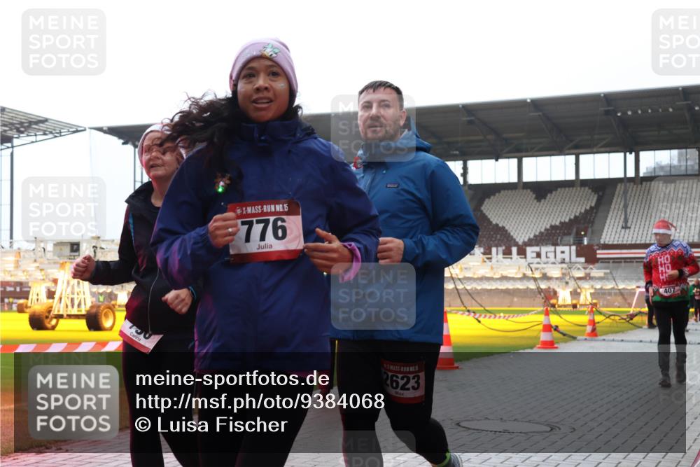 07.12.2025 - St. Pauli X-Mass-Run No. 15 Luisa Fischer http://msf.ph/oto/9384068 07.12.2025 11:28:09 Ziel 15, 776, 2623, 407, 35, 36, 407, 534, 776, 790, 1082, 1772, 2138, 2139, 2192, 2196, 2567, 2571, 2572, 2623, 2655, 2930, 2980, 2995, 2999, 3004, 3027, 3315, 3956, 4647, 4656 meine-sportfotos.de