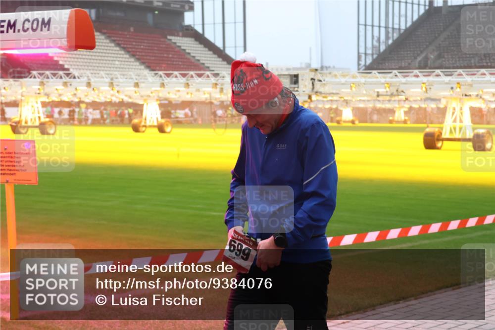 07.12.2025 - St. Pauli X-Mass-Run No. 15 Luisa Fischer http://msf.ph/oto/9384076 07.12.2025 10:14:34 Ziel 699, 174, 352, 1158, 1699, 2951, 3243, 4371, 4489, 4502, 4526, 4545 meine-sportfotos.de