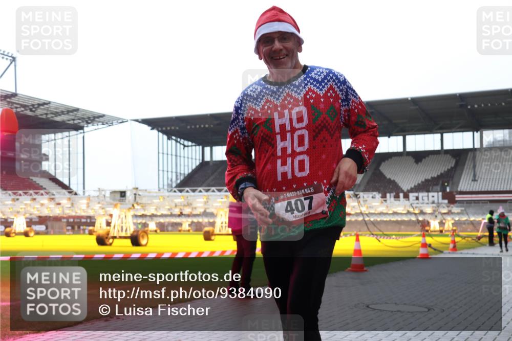 07.12.2025 - St. Pauli X-Mass-Run No. 15 Luisa Fischer http://msf.ph/oto/9384090 07.12.2025 11:28:13 Ziel 15, 407, 35, 36, 407, 534, 776, 790, 1082, 1772, 2138, 2139, 2192, 2196, 2567, 2571, 2572, 2623, 2655, 2930, 2980, 3027, 3057, 3315, 3956, 4644, 4647, 4655, 4656 meine-sportfotos.de