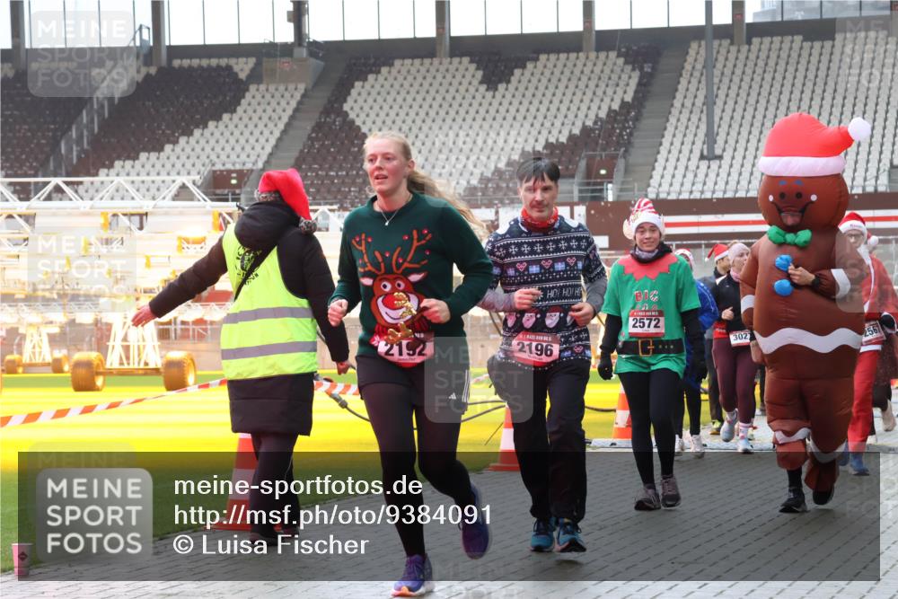 07.12.2025 - St. Pauli X-Mass-Run No. 15 Luisa Fischer http://msf.ph/oto/9384091 07.12.2025 11:28:22 Ziel 2192, 2196, 2572, 3027, 567, 407, 534, 776, 790, 1082, 2138, 2139, 2163, 2192, 2196, 2567, 2571, 2572, 2623, 2655, 2930, 2980, 3027, 3057, 3063, 3074, 3315, 3599, 4644, 4653, 4655 meine-sportfotos.de