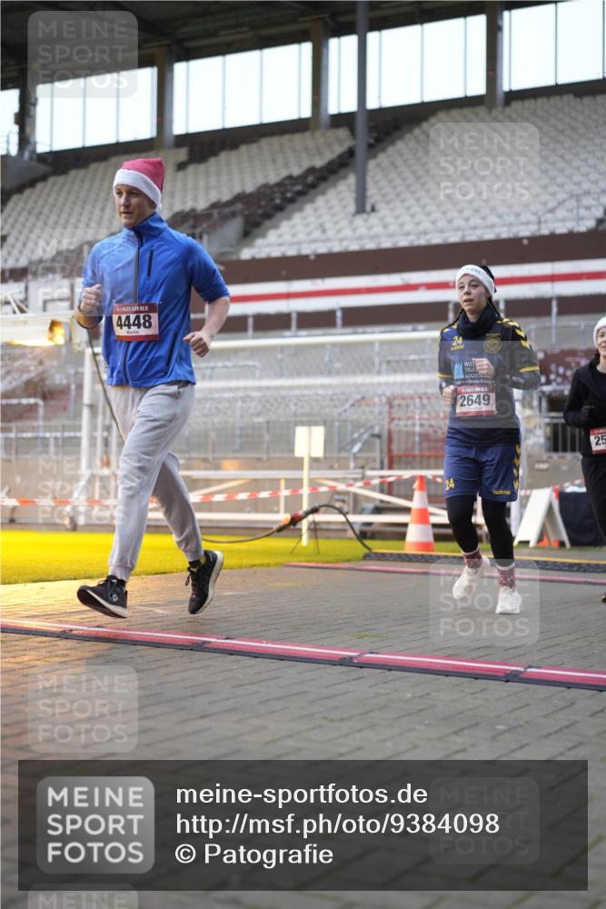 07.12.2025 - St. Pauli X-Mass-Run No. 15 Patografie http://msf.ph/oto/9384098 07.12.2025 10:26:20 Ziel 23, 28, 368, 1396, 1638, 1639, 2068, 2518, 2648, 2649, 2922, 3698, 3699, 4093, 4448, 4460, 4461, 4469, 4481, 4506, 4512, 4529, 4532, 4699, 4703, 4709, 5010 meine-sportfotos.de