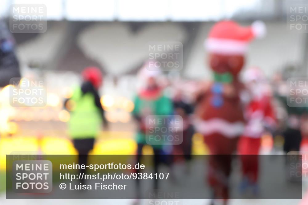 07.12.2025 - St. Pauli X-Mass-Run No. 15 Luisa Fischer http://msf.ph/oto/9384107 07.12.2025 11:28:24 Ziel 407, 534, 776, 790, 1082, 2138, 2139, 2162, 2163, 2192, 2196, 2567, 2571, 2572, 2623, 2655, 2930, 2980, 3027, 3057, 3063, 3074, 3315, 3599, 4644, 4653, 4655 meine-sportfotos.de